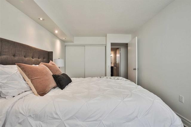 1401 - 21 Overlea Blvd, Condo with 1 bedrooms, 1 bathrooms and 1 parking in Toronto ON | Image 6