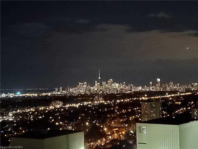 3 Massey Sq, Condo with 2 bedrooms, 1 bathrooms and 1 parking in Toronto ON | Image 13