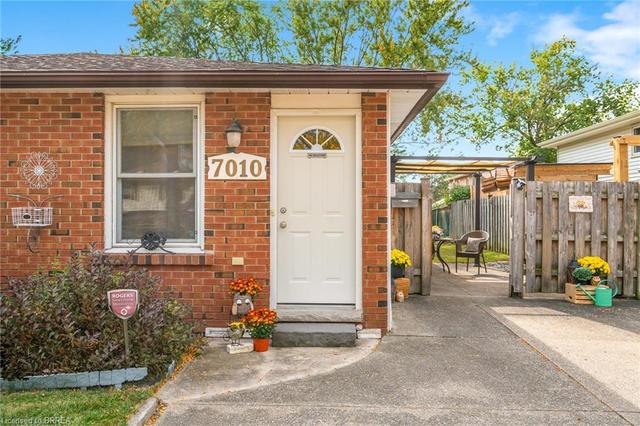 7010 Bonnie Street, House semidetached with 2 bedrooms, 1 bathrooms and 4 parking in Niagara Falls ON | Image 12