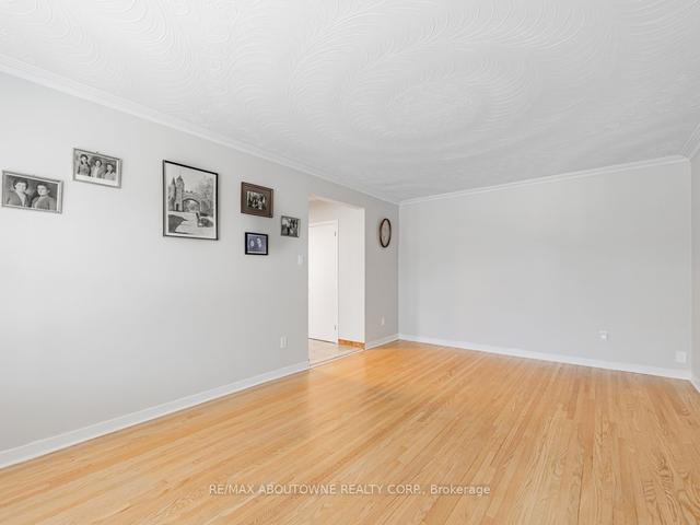 111 Delroy Dr, House detached with 3 bedrooms, 3 bathrooms and 4 parking in Toronto ON | Image 19