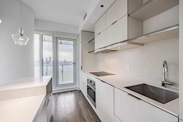 2209 - 197 Yonge St, Condo with 3 bedrooms, 2 bathrooms and 1 parking in Toronto ON | Image 23