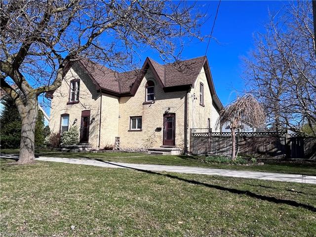 98 Elgin Avenue W, House detached with 3 bedrooms, 2 bathrooms and 6 parking in Goderich ON | Image 1