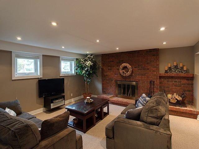 486 Sparling Cres, House detached with 3 bedrooms, 2 bathrooms and 2 parking in Burlington ON | Image 17