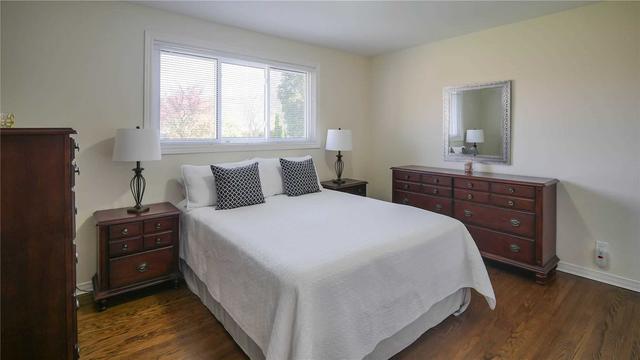 255 Riverview Blvd, House detached with 3 bedrooms, 2 bathrooms and 5 parking in St. Catharines ON | Image 4