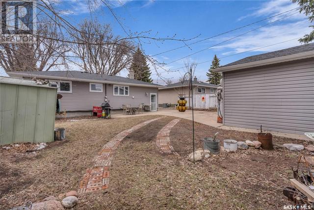 2513 Irvine Avenue, House detached with 5 bedrooms, 2 bathrooms and null parking in Saskatoon SK | Image 42