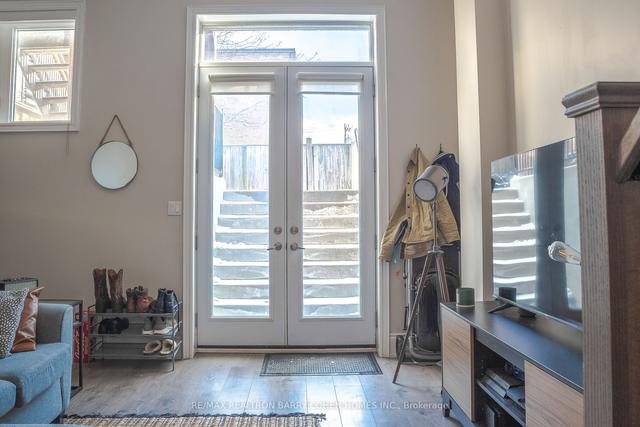 27a Marquette Ave, House semidetached with 1 bedrooms, 1 bathrooms and 1 parking in Toronto ON | Image 6