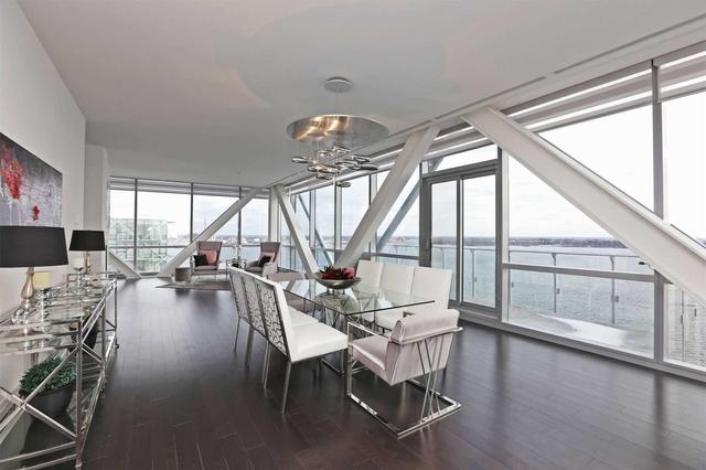 Ph1404 - 29 Queens Quay E, Condo with 4 bedrooms, 4 bathrooms and 2 parking in Toronto ON | Image 6