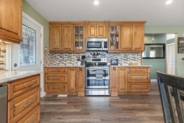 643 St Luke's Rd, House detached with 3 bedrooms, 3 bathrooms and 23 parking in Kawartha Lakes ON | Image 2