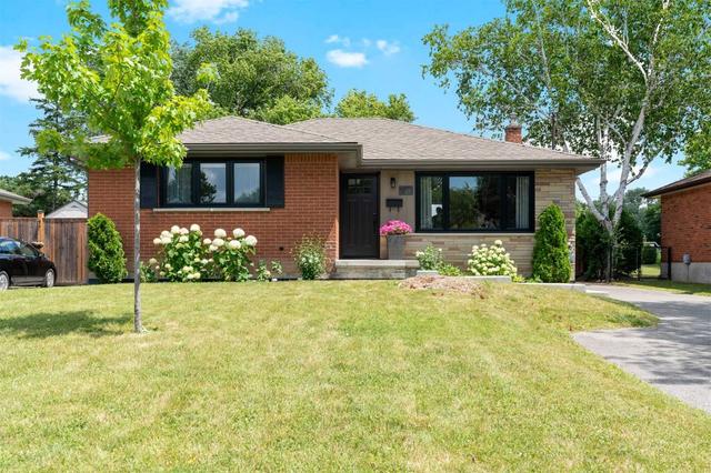 1281 De Quincy Cres, House detached with 3 bedrooms, 2 bathrooms and 2 parking in Burlington ON | Image 1