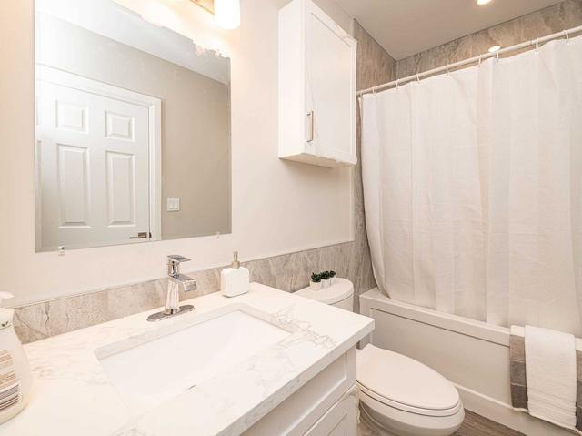 26 Hamilton St, House detached with 2 bedrooms, 1 bathrooms and 4 parking in St. Catharines ON | Image 6