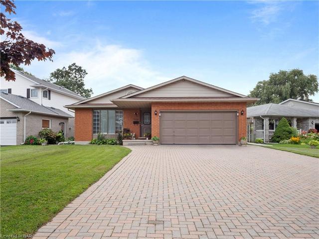 7353 Lakewood Crescent, House detached with 5 bedrooms, 3 bathrooms and 6 parking in Niagara Falls ON | Image 1