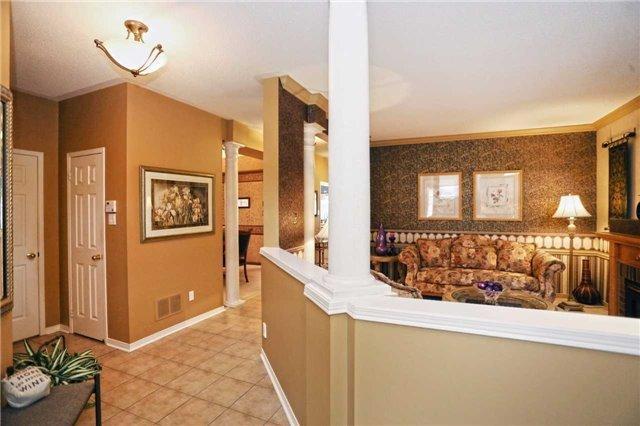 26 Bushberry Rd, House detached with 4 bedrooms, 3 bathrooms and 2 parking in Brampton ON | Image 3