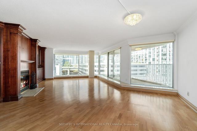 512 - 401 Queens Quay W, Condo with 2 bedrooms, 2 bathrooms and 1 parking in Toronto ON | Image 39