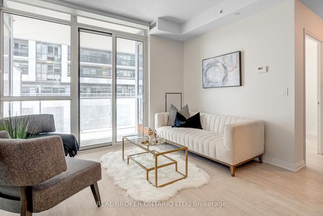 606 - 59 Annie Craig Dr, Condo with 1 bedrooms, 1 bathrooms and 1 parking in Toronto ON | Image 2