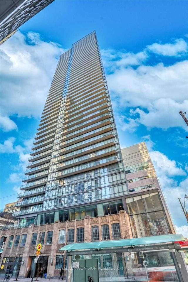 1001 - 832 Bay St, Condo with 1 bedrooms, 1 bathrooms and 0 parking in Toronto ON | Image 19