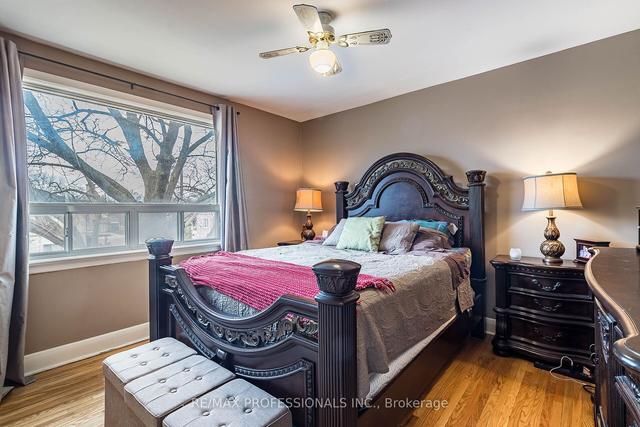 17 Wadsworth Blvd, House detached with 3 bedrooms, 2 bathrooms and 3 parking in Toronto ON | Image 9