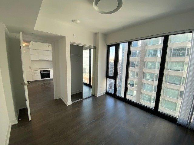 1013 - 188 Cumberland St, Condo with 1 bedrooms, 1 bathrooms and 0 parking in Toronto ON | Image 6