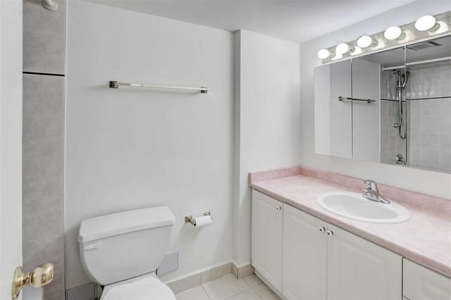 816 - 15 La Rose Ave, Condo with 3 bedrooms, 2 bathrooms and 1 parking in Toronto ON | Image 24