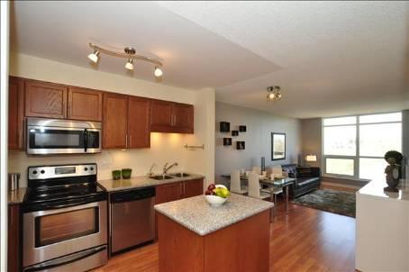 1103 - 18 Harding Blvd, Condo with 2 bedrooms, 2 bathrooms and 1 parking in Richmond Hill ON | Image 3