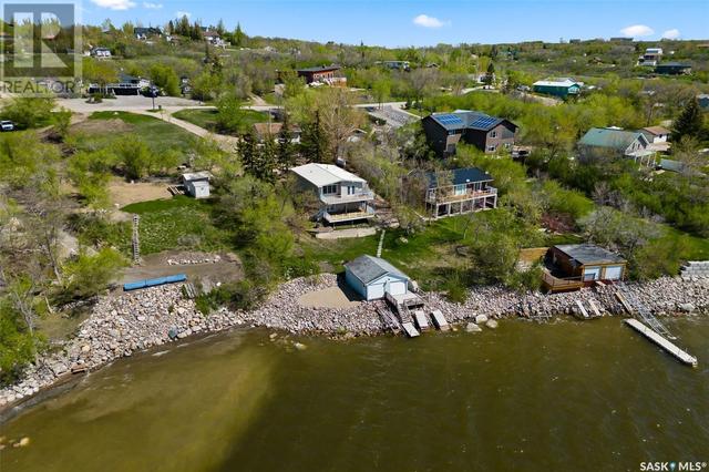 227 & 229 Lakeview Avenue, House detached with 2 bedrooms, 2 bathrooms and null parking in Saskatchewan Beach SK | Image 1