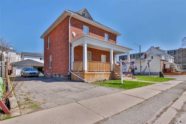 201 Albert St, House detached with 3 bedrooms, 3 bathrooms and 6 parking in Oshawa ON | Image 12