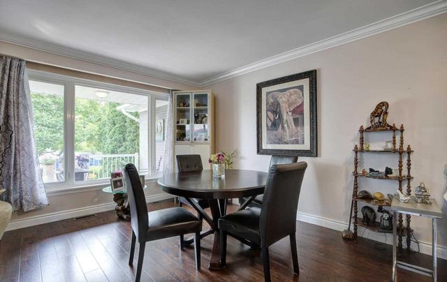 1749 Sandgate Cres, House semidetached with 3 bedrooms, 1 bathrooms and 2 parking in Mississauga ON | Image 2