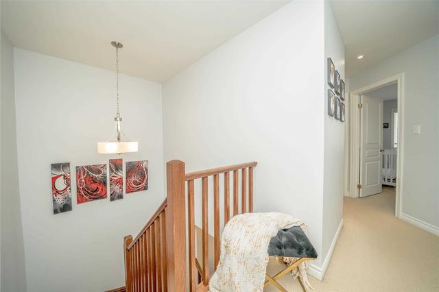 2450 Shadow Crt N, House attached with 3 bedrooms, 4 bathrooms and 3 parking in Oakville ON | Image 5