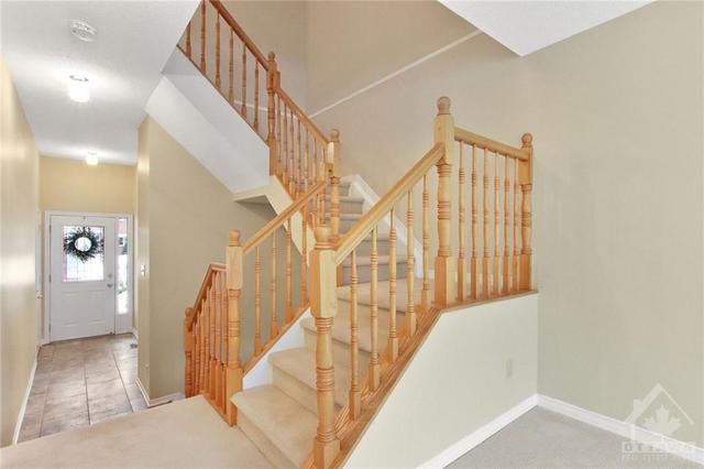 12 Willwood Crescent, Townhouse with 3 bedrooms, 3 bathrooms and 2 parking in Ottawa ON | Image 12
