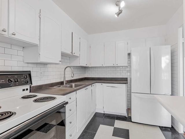 416 - 10 Edgecliff Gfwy, Condo with 3 bedrooms, 2 bathrooms and 1 parking in Toronto ON | Image 7