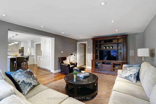 141 Abbeywood Tr, House detached with 5 bedrooms, 4 bathrooms and 4 parking in Toronto ON | Image 4