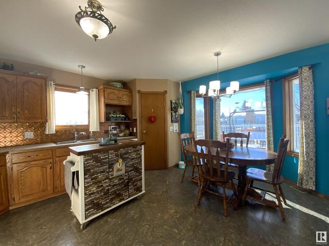 212 Norwood Co, House detached with 6 bedrooms, 3 bathrooms and null parking in Wetaskiwin AB | Image 10