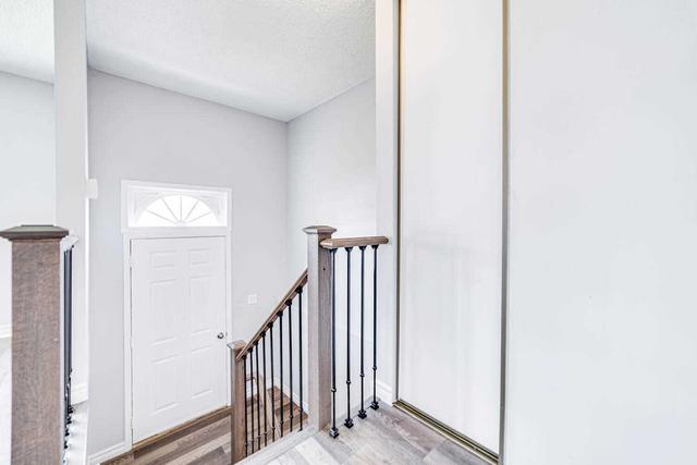 405 Pompano Crt, House attached with 1 bedrooms, 2 bathrooms and 2 parking in Oshawa ON | Image 17
