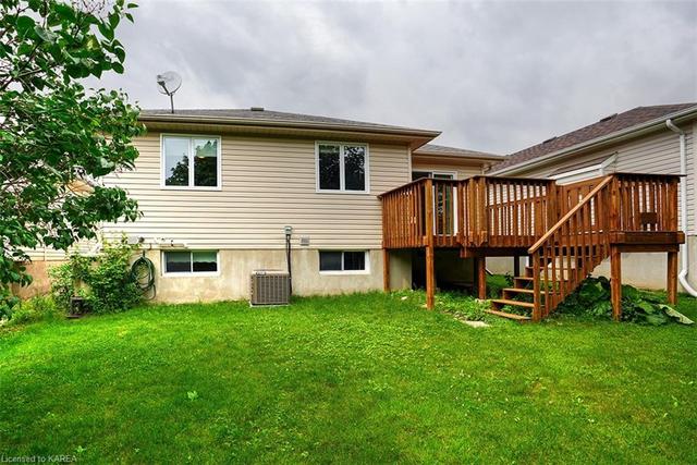 445 Laura Avenue, House detached with 3 bedrooms, 2 bathrooms and 3 parking in Kingston ON | Image 45