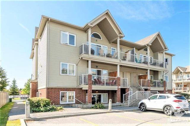 c - 231 Crestway Drive, Condo with 2 bedrooms, 1 bathrooms and 1 parking in Ottawa ON | Image 1