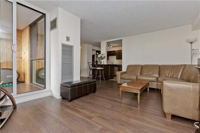 909 - 1300 Mississauga Valley Blvd, Condo with 2 bedrooms, 2 bathrooms and 1 parking in Mississauga ON | Image 6