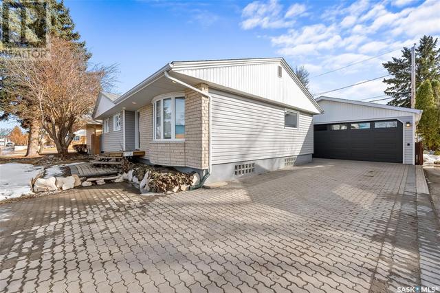 815 Elizabeth Street, House detached with 4 bedrooms, 2 bathrooms and null parking in Moose Jaw SK | Image 38