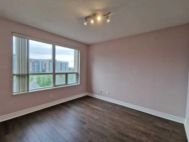 805 - 37 Galleria Pkwy, Condo with 2 bedrooms, 2 bathrooms and 2 parking in Markham ON | Image 5
