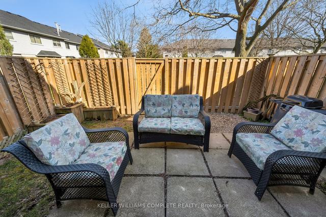 53 - 1 Royalwood Crt, Townhouse with 3 bedrooms, 2 bathrooms and 2 parking in Hamilton ON | Image 13