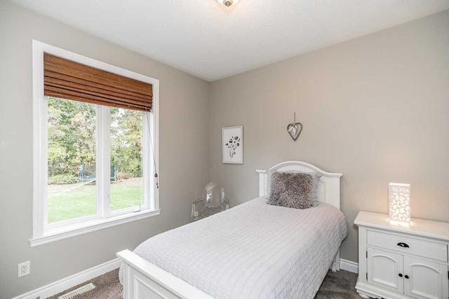 62 Red Oak Cres, House detached with 3 bedrooms, 2 bathrooms and 8 parking in Oro Medonte ON | Image 11