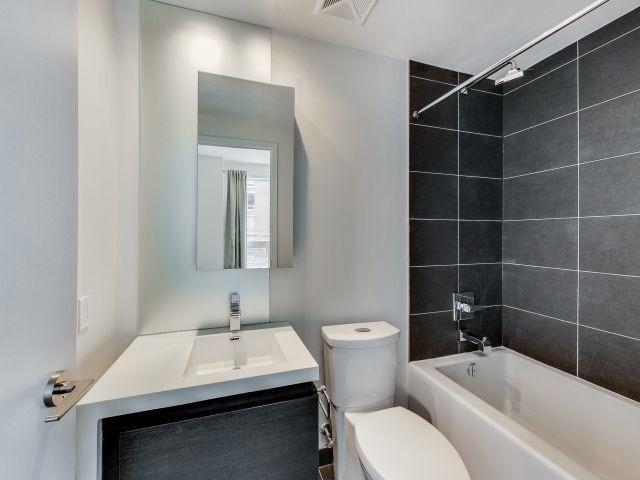 210 - 1030 King St W, Condo with 2 bedrooms, 2 bathrooms and 1 parking in Toronto ON | Image 10