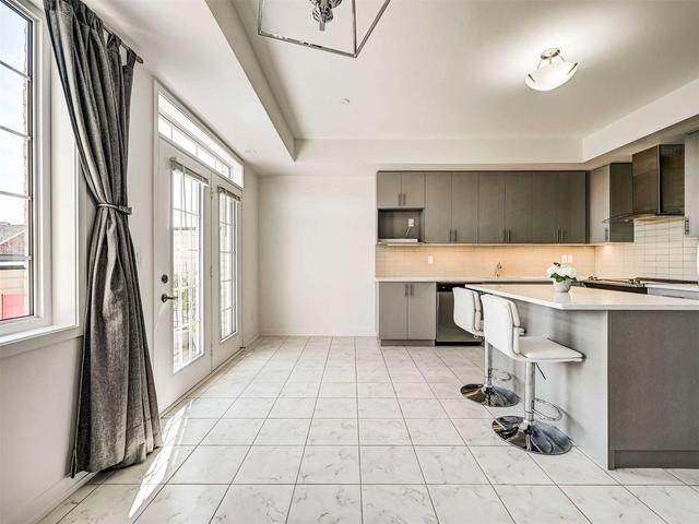 243 Harding Park St, House attached with 4 bedrooms, 4 bathrooms and 2 parking in Newmarket ON | Image 10