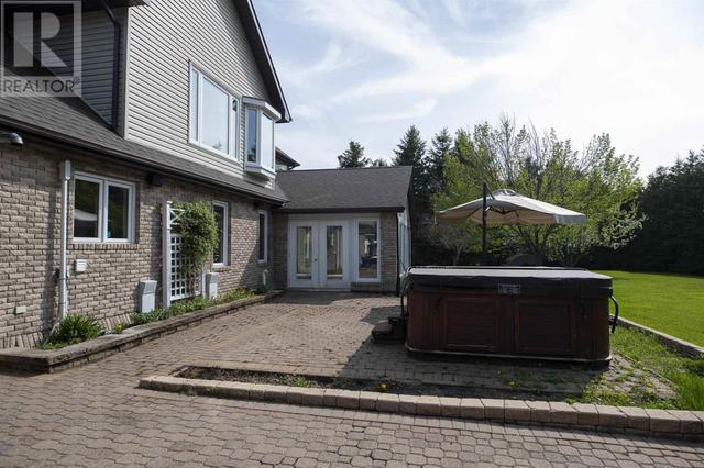 4285 Oak Heights Pl, House detached with 4 bedrooms, 2 bathrooms and null parking in Thunder Bay ON | Image 49