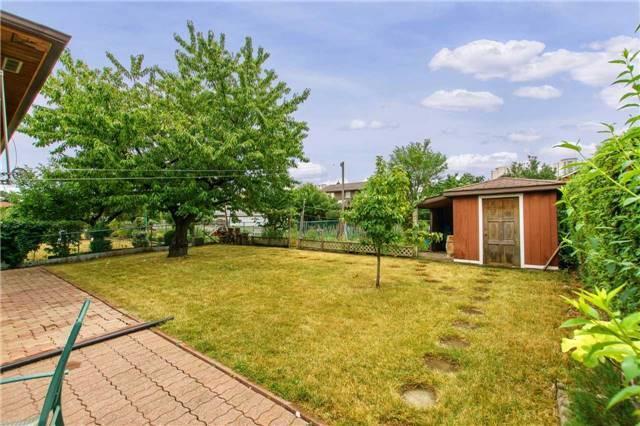 15 Byworth Blvd, House detached with 3 bedrooms, 2 bathrooms and 4 parking in Toronto ON | Image 19