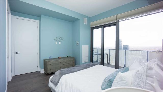 lph4902 - 42 Charles St E, Condo with 2 bedrooms, 3 bathrooms and 1 parking in Toronto ON | Image 5