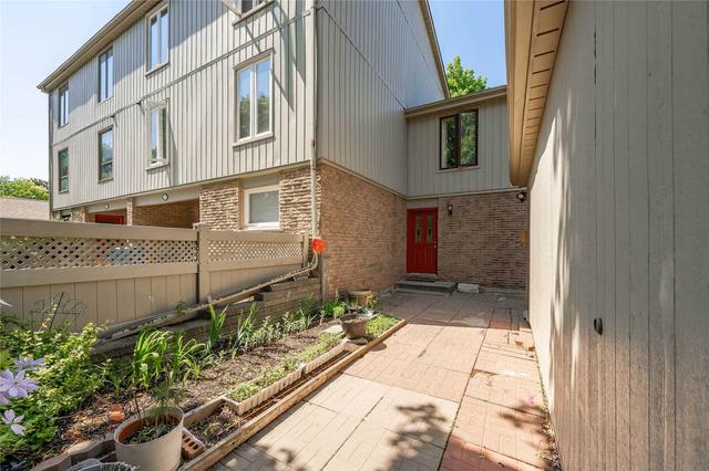 57 Janefield Ave, Townhouse with 4 bedrooms, 4 bathrooms and 2 parking in Guelph ON | Image 12