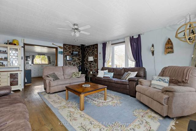 61 Stewart St, House detached with 2 bedrooms, 1 bathrooms and 4 parking in Georgian Bay ON | Image 9