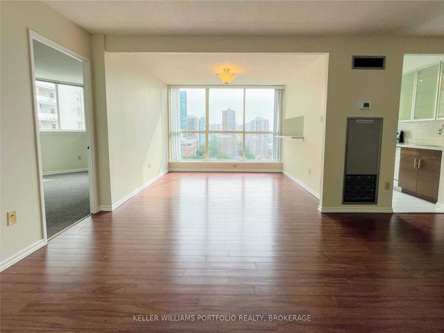 1802 - 1055 Bay St, Condo with 2 bedrooms, 2 bathrooms and 2 parking in Toronto ON | Image 4