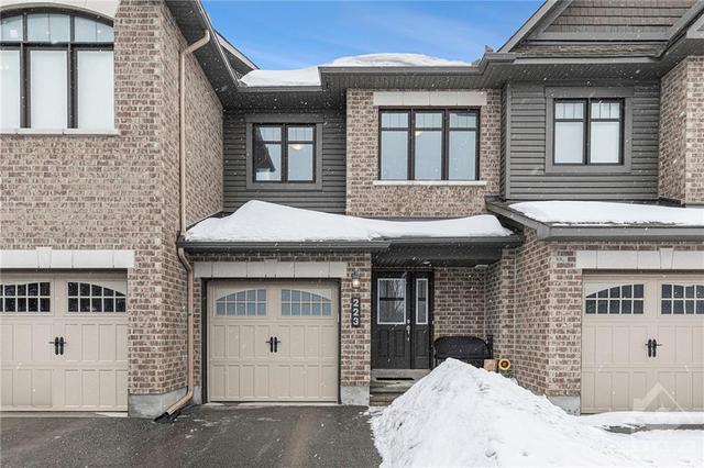 223 Halyard Way, Townhouse with 3 bedrooms, 3 bathrooms and 3 parking in Ottawa ON | Image 1