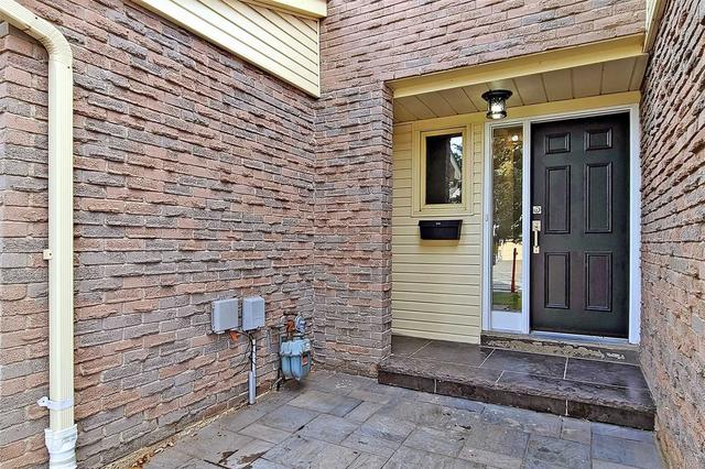 89 Glencoyne Cres, House attached with 3 bedrooms, 3 bathrooms and 4 parking in Toronto ON | Image 23