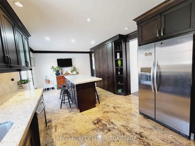 274 Falstaff Ave, House detached with 4 bedrooms, 4 bathrooms and 6 parking in Toronto ON | Image 8